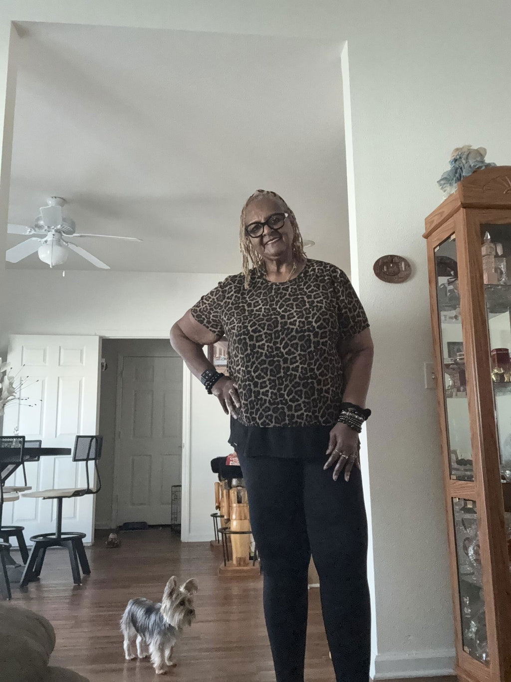 Alicia M., a verified buyer, wearing Sculpt 3D leggings at home