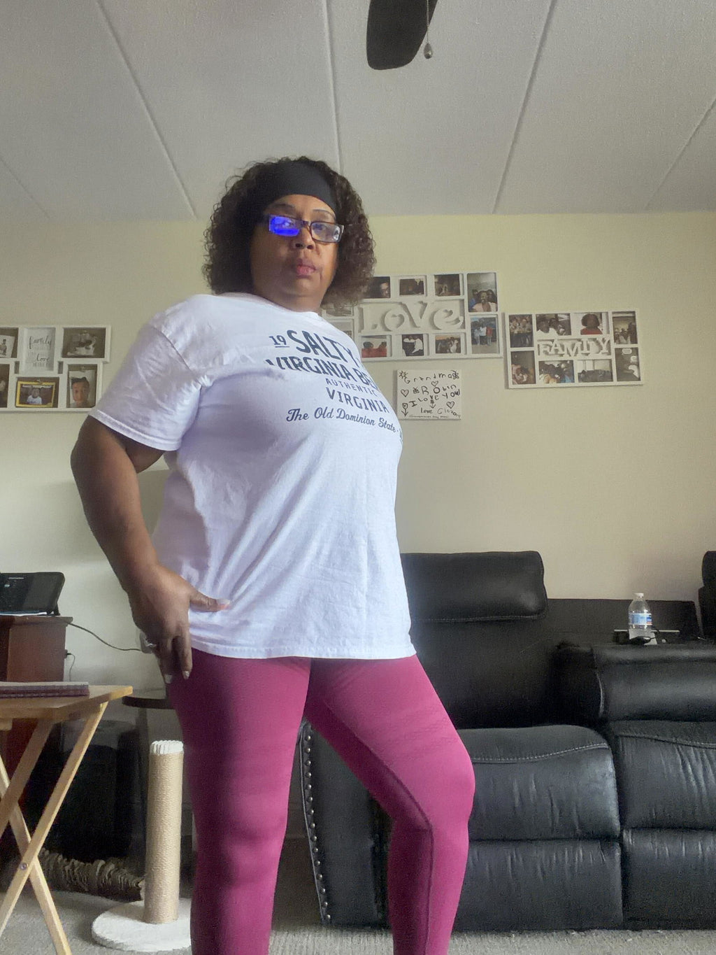 Robin M., a verified buyer, wearing Sculpt 3D leggings at home